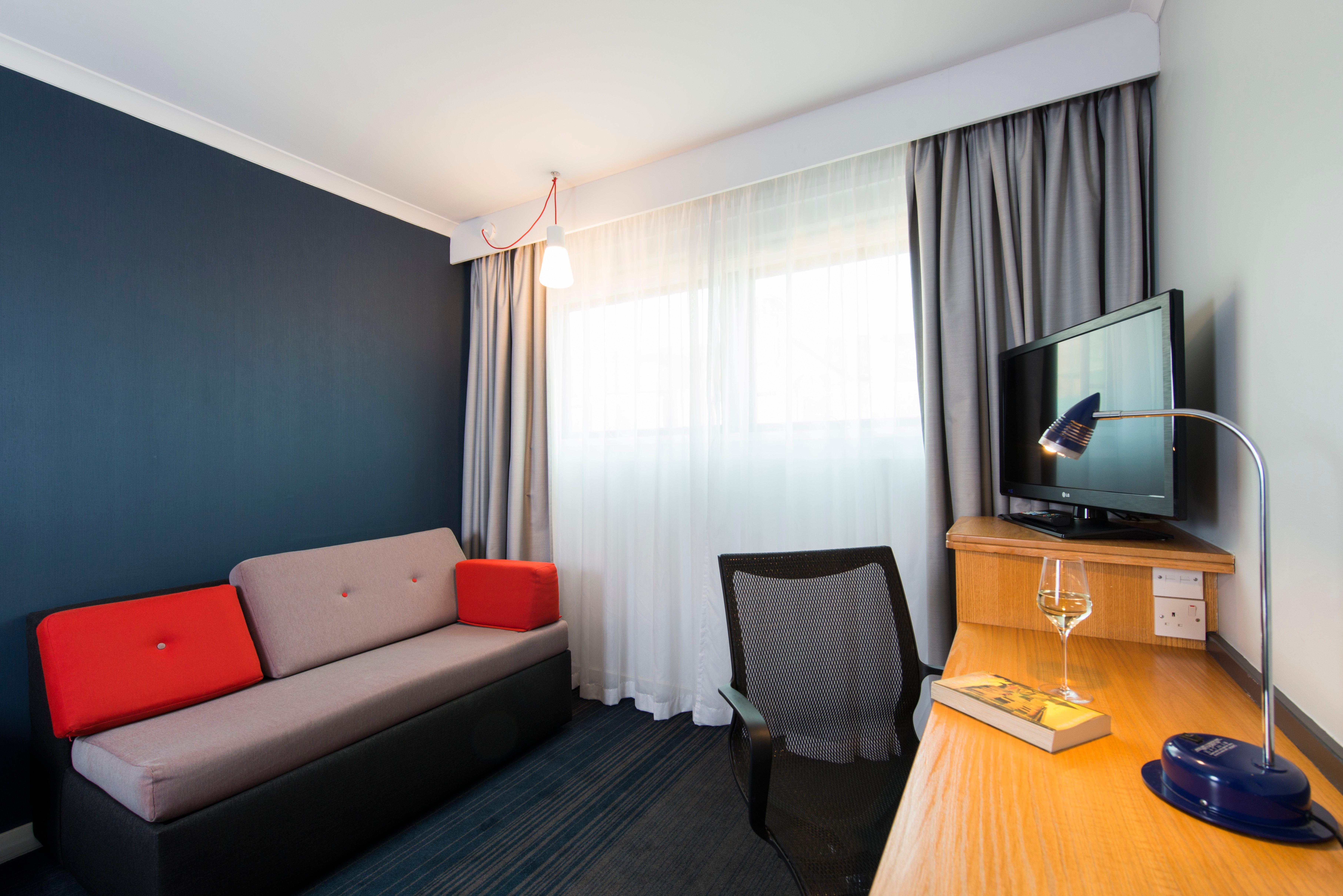 Holiday Inn Express Birmingham Oldbury By Ihg Oldbury (West Midlands) Exterior foto