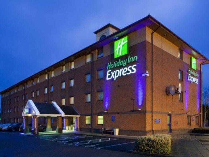 Holiday Inn Express Birmingham Oldbury, An Ihg Hotel Oldbury  Exterior foto